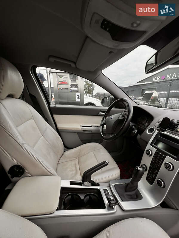 Седан Volvo S40 2010 в Ивано-Франковске фото 5 Седан Volvo S40 2010 в Ивано-Франковске