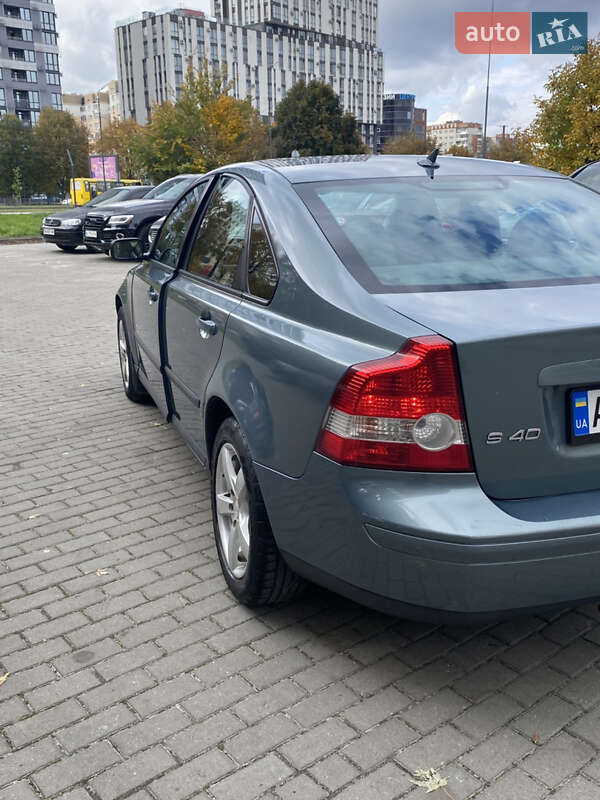 Седан Volvo S40 2004 в Львове