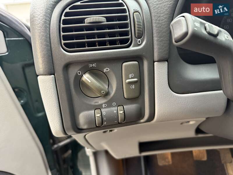 Седан Volvo S40 2000 в Львове фото 24 Седан Volvo S40 2000 в Львове