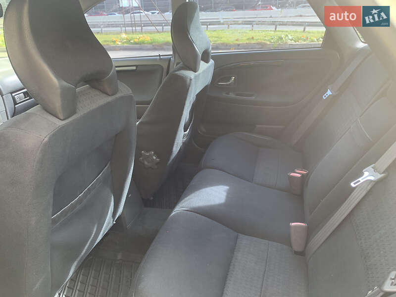 Седан Volvo S40 2003 в Киеве