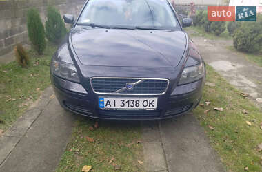 Седан Volvo S40 2005 в  фото 2 Седан Volvo S40 2005 в