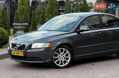 Седан Volvo S40 2011 в  фото 5 Седан Volvo S40 2011 в