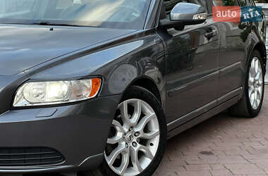 Седан Volvo S40 2011 в  фото 15 Седан Volvo S40 2011 в