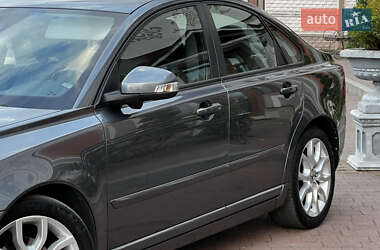 Седан Volvo S40 2011 в  фото 17 Седан Volvo S40 2011 в