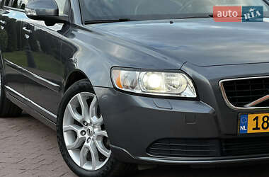 Седан Volvo S40 2011 в  фото 28 Седан Volvo S40 2011 в