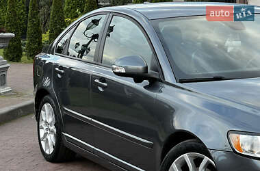 Седан Volvo S40 2011 в  фото 31 Седан Volvo S40 2011 в