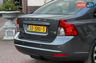 Седан Volvo S40 2011 в  фото 54 Седан Volvo S40 2011 в