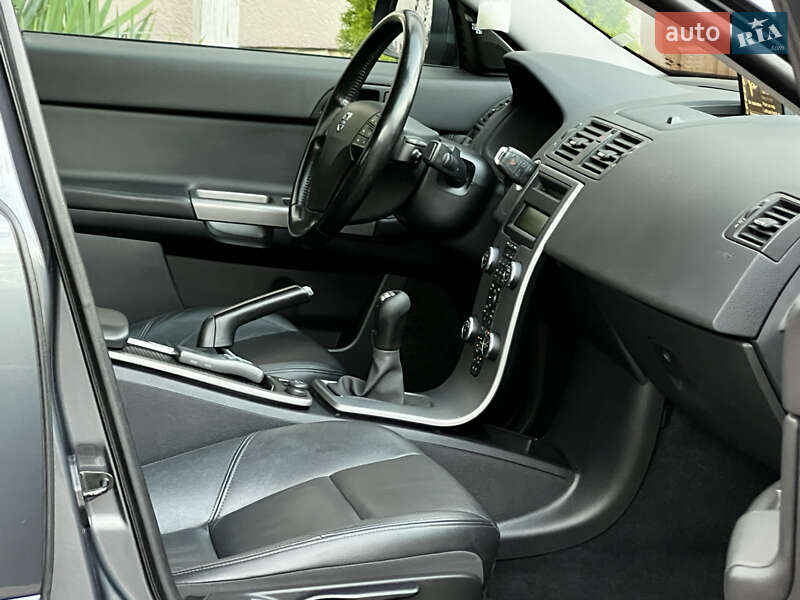 Седан Volvo S40 2011 в Стрые фото 106 Седан Volvo S40 2011 в Стрые