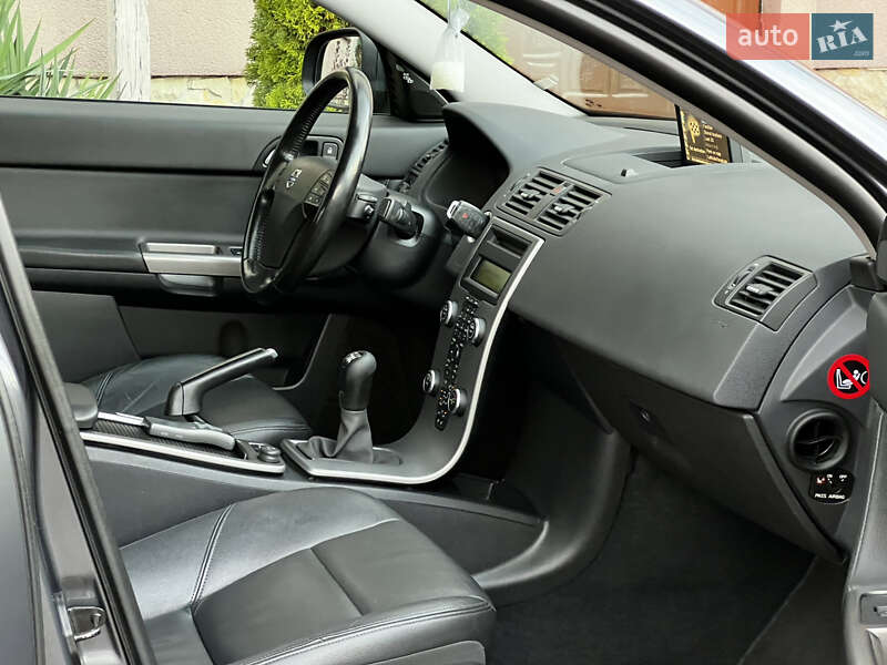 Седан Volvo S40 2011 в Стрые фото 108 Седан Volvo S40 2011 в Стрые