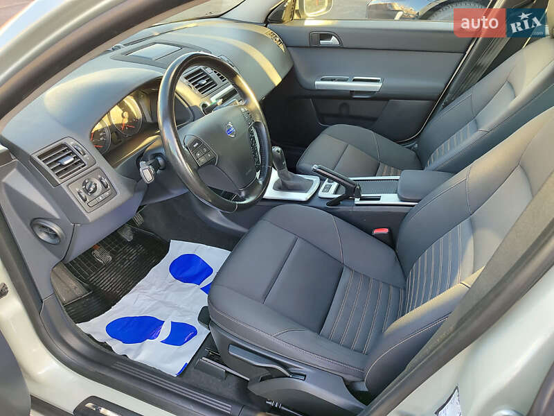 Седан Volvo S40 2011 в Киеве фото 18 Седан Volvo S40 2011 в Киеве