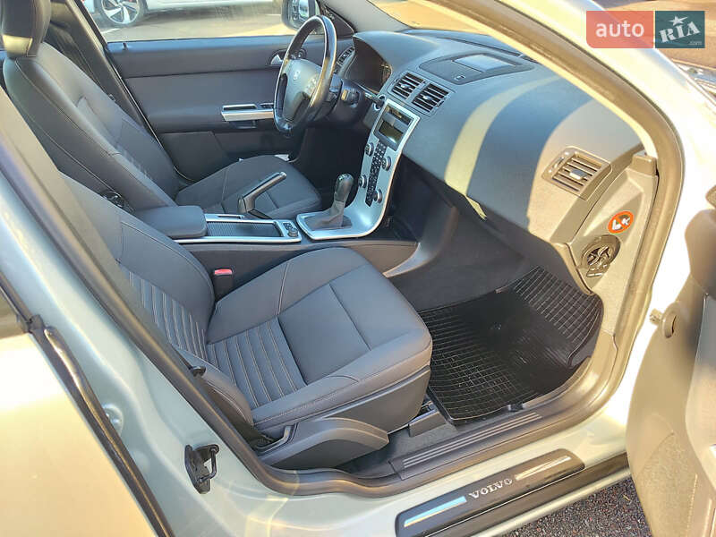 Седан Volvo S40 2011 в Киеве фото 22 Седан Volvo S40 2011 в Киеве