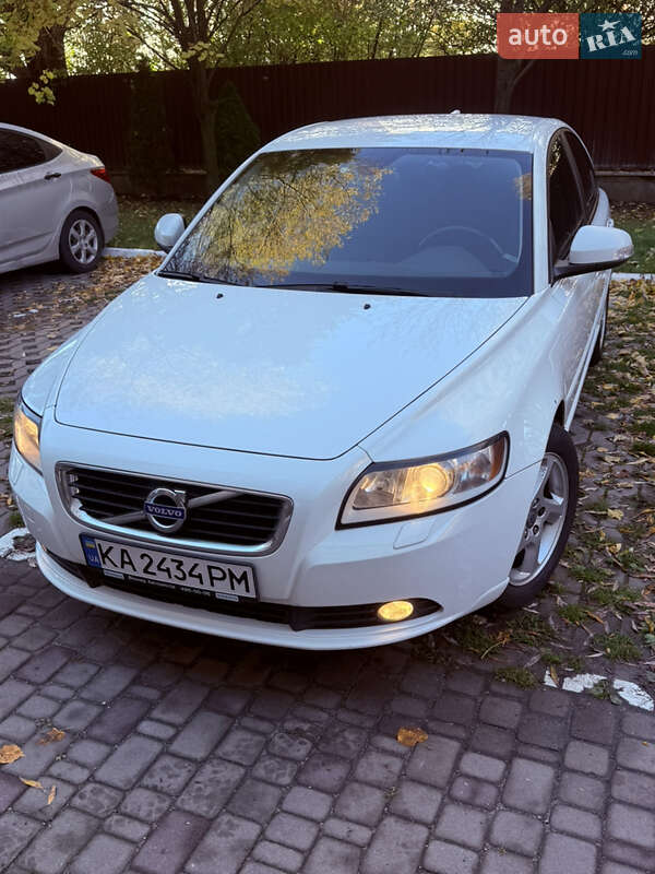 Седан Volvo S40 2012 в Киеве фото 8 Седан Volvo S40 2012 в Киеве
