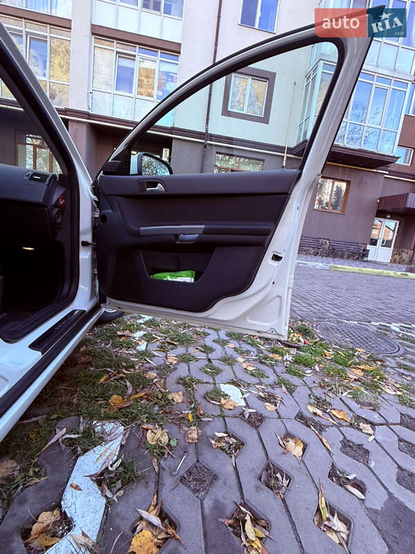 Седан Volvo S40 2012 в Киеве фото 26 Седан Volvo S40 2012 в Киеве