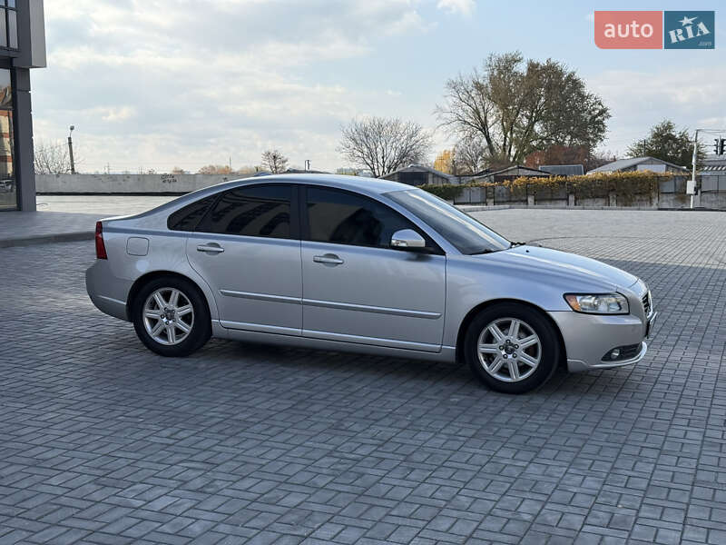 Седан Volvo S40 2012 в Днепре