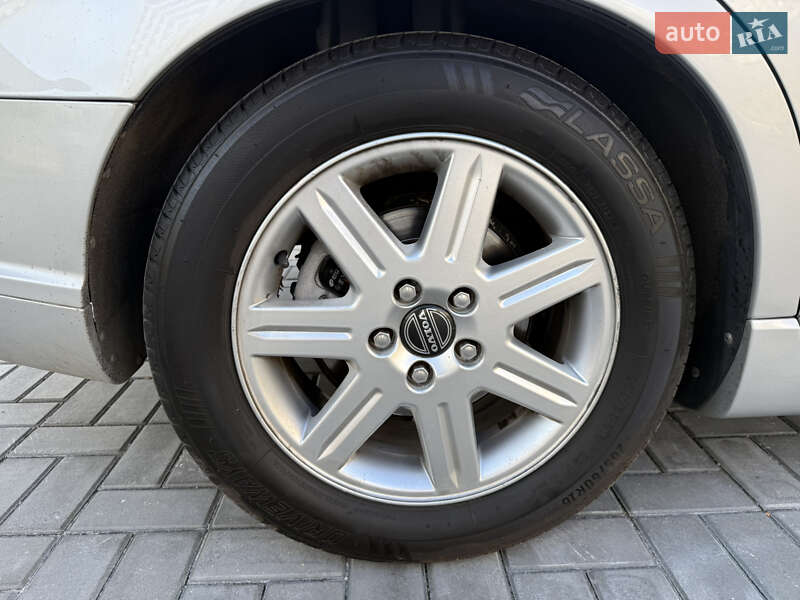 Седан Volvo S40 2012 в Днепре