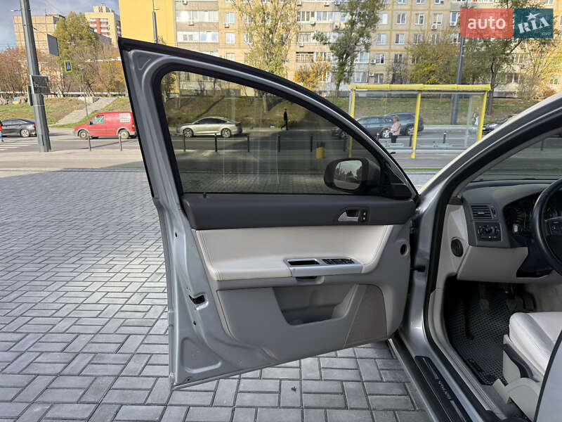 Седан Volvo S40 2012 в Днепре