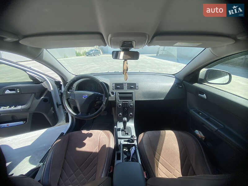 Седан Volvo S40 2011 в Тернополе