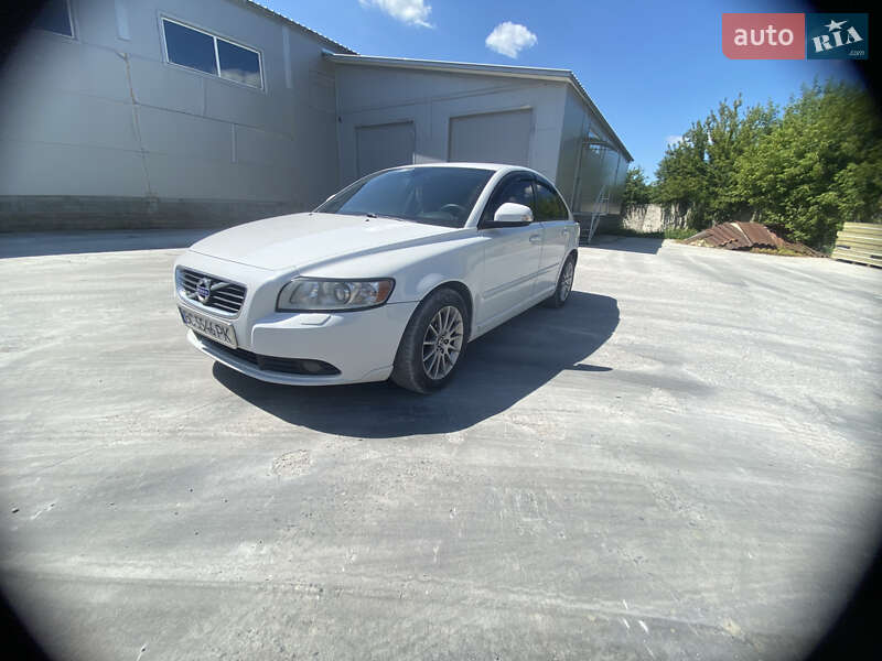 Седан Volvo S40 2011 в Тернополе