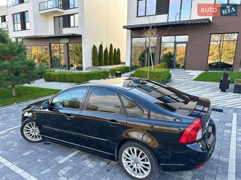 Седан Volvo S40 2011 в Ужгороде