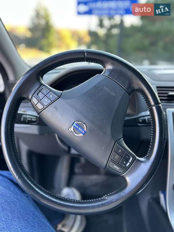 Седан Volvo S40 2011 в Ужгороде