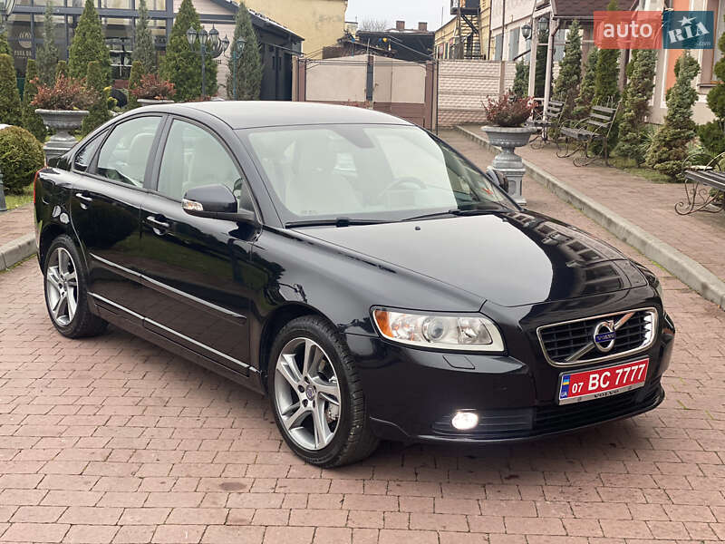 Седан Volvo S40 2011 в Стрию