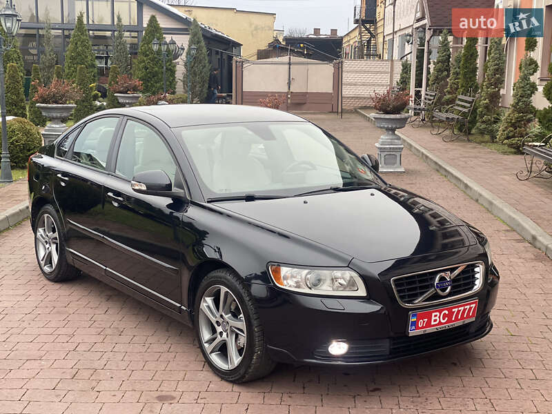 Седан Volvo S40 2011 в Стрию