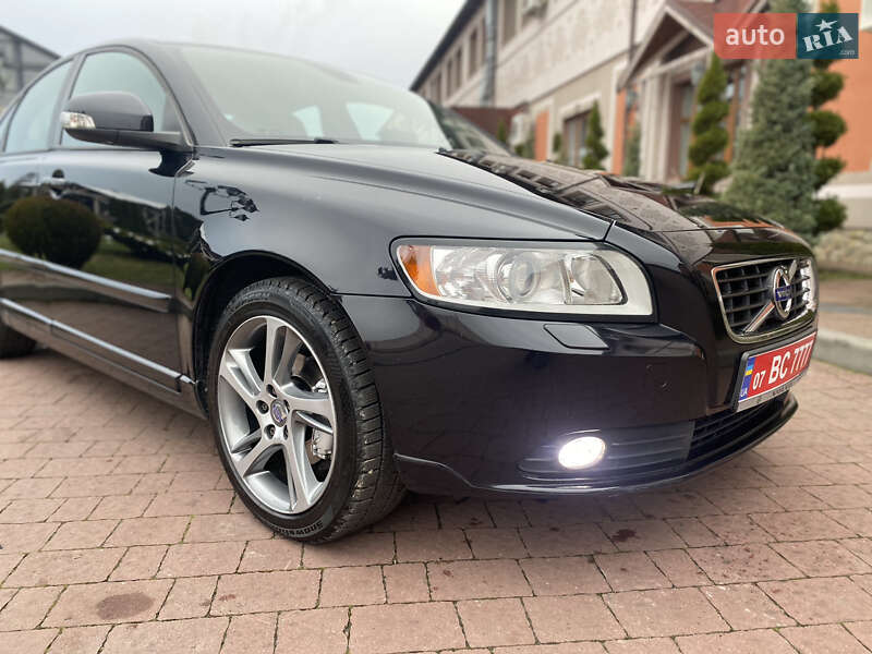 Седан Volvo S40 2011 в Стрию