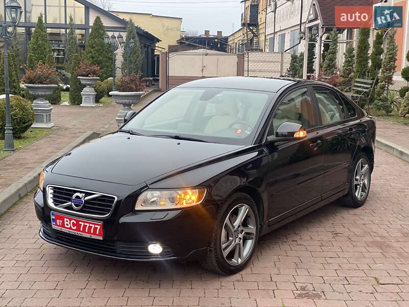 Седан Volvo S40 2011 в Стрию