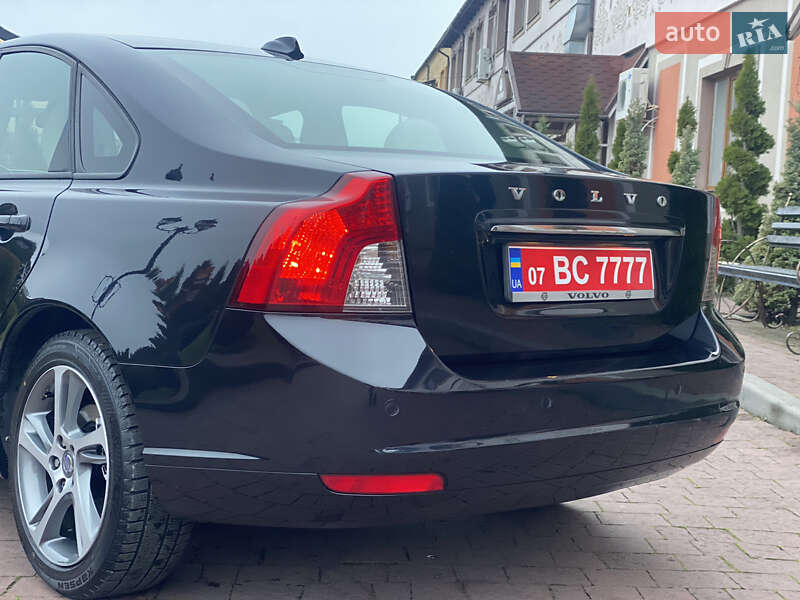 Седан Volvo S40 2011 в Стрию