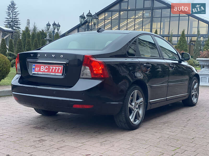 Седан Volvo S40 2011 в Стрию