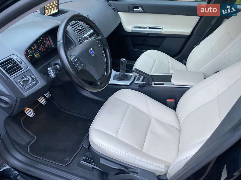 Седан Volvo S40 2011 в Стрию