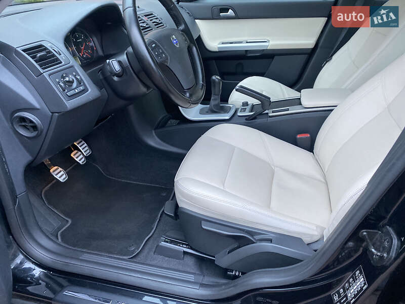 Седан Volvo S40 2011 в Стрию