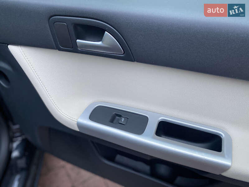 Седан Volvo S40 2011 в Стрию