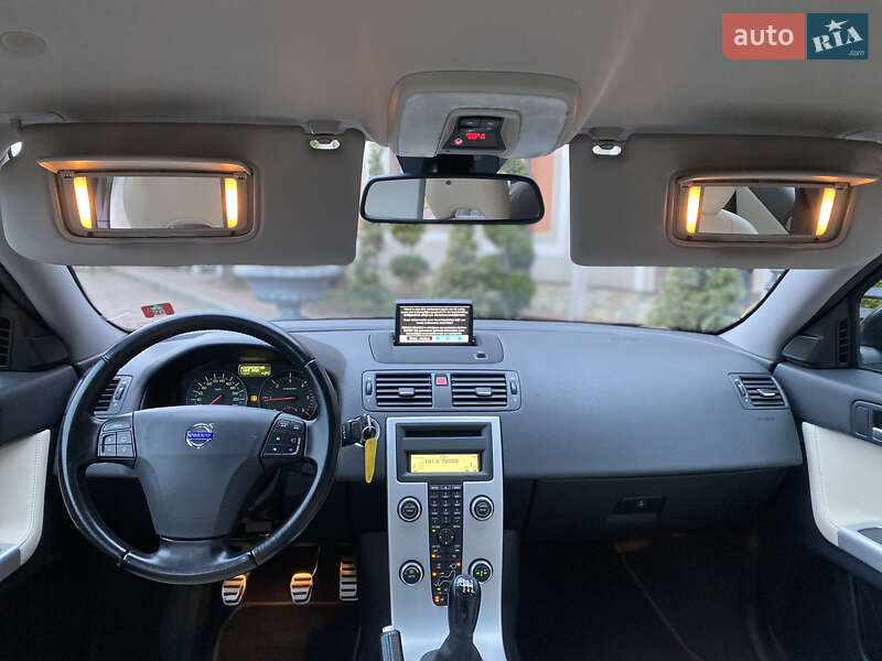 Седан Volvo S40 2011 в Стрию