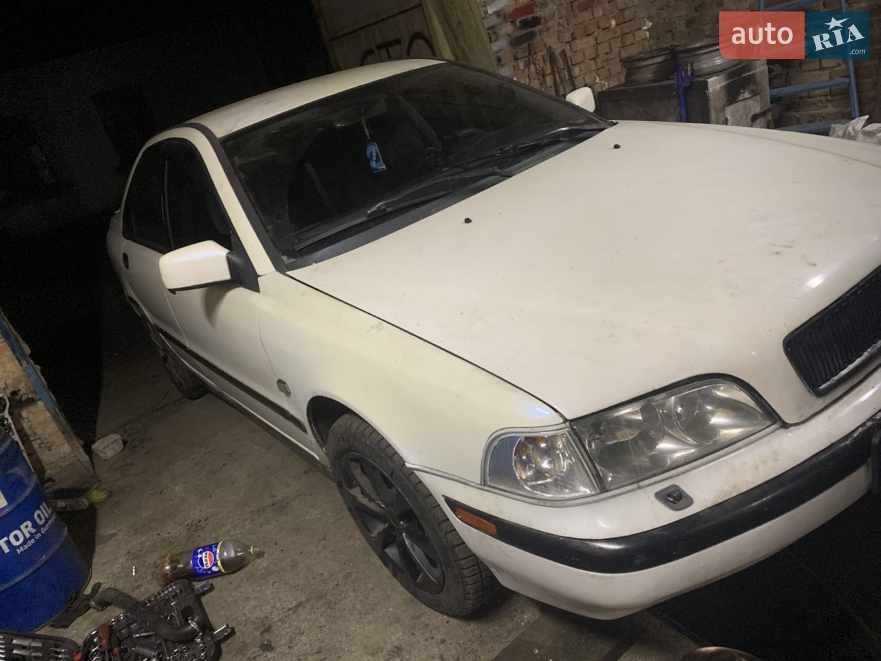 Продам власне авто багато чого зроблено, 17.000 робився двигун і перебиралась МКПП 300км тому і мінусів гудить коробка на пʼятій як відпускаєш газ але доволі тихо і стукає з переді щось мабуть стойка а так все добре на ходу доїде куди завгодно я власник.