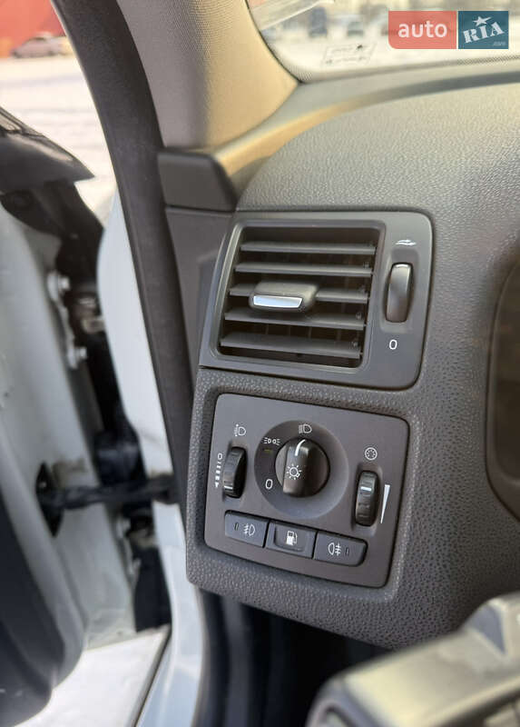 Седан Volvo S40 2012 в Киеве