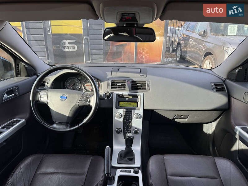 Седан Volvo S40 2011 в Стрые