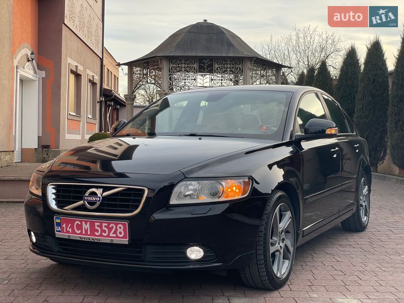 Седан Volvo S40 2011 в Стрию