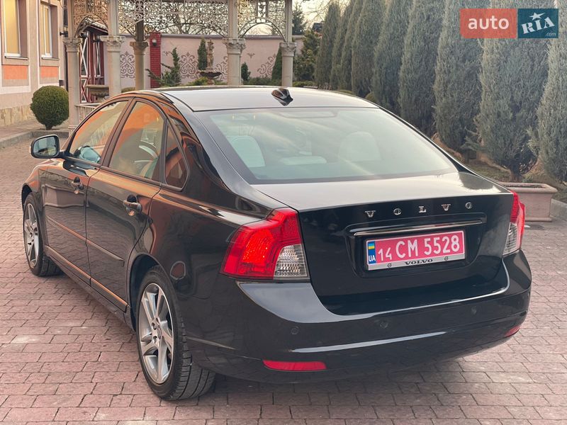 Седан Volvo S40 2011 в Стрию