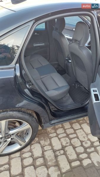 Седан Volvo S40 2010 в Борщеве