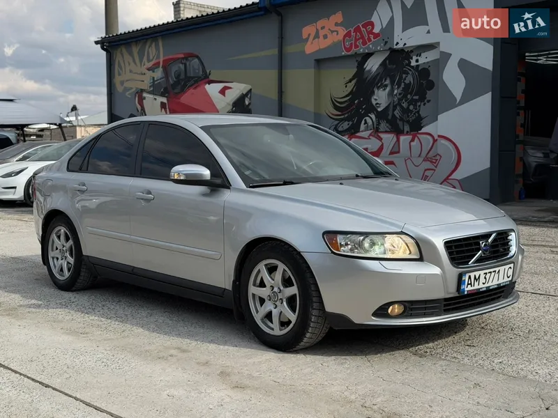 Volvo S40