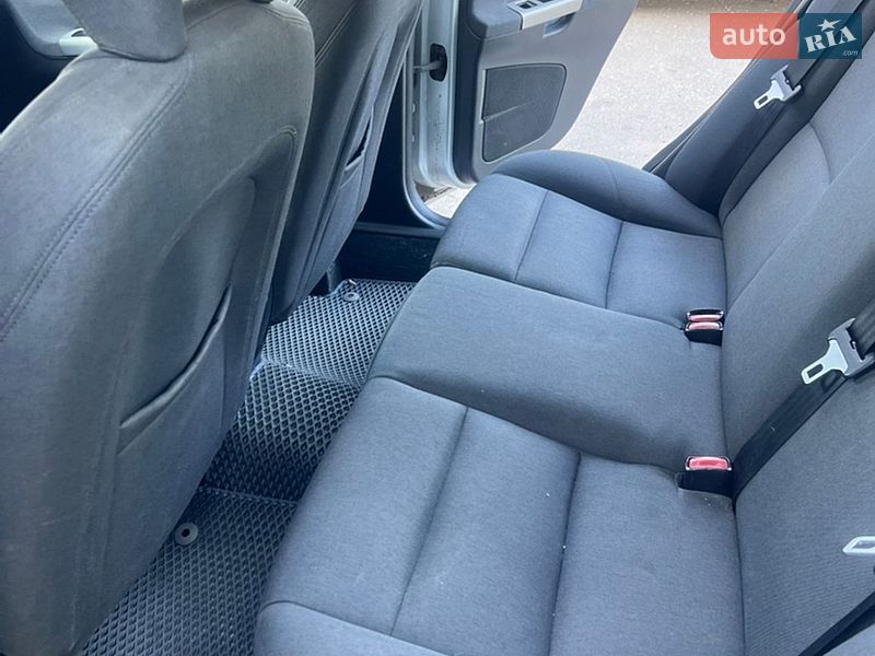 Седан Volvo S40 2006 в Киеве