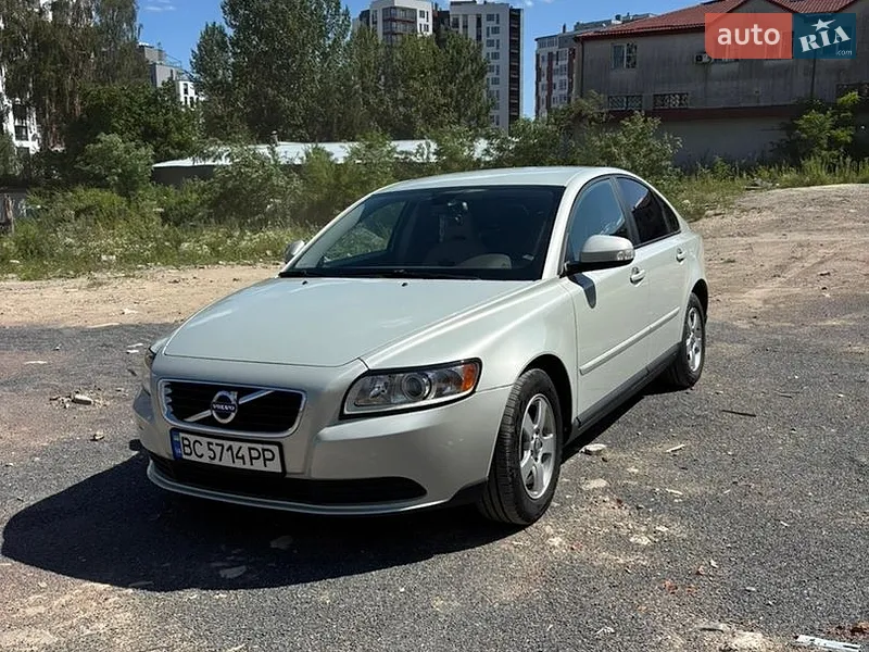 Volvo S40