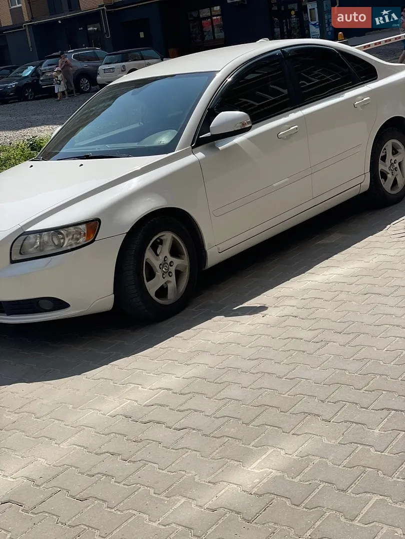 2011 Volvo S40 - фото 1