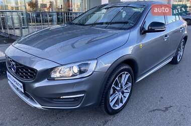 Седан Volvo S60 Cross Country 2018 в Києві