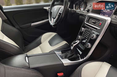 Седан Volvo S60 Cross Country 2017 в 