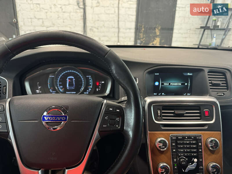 Седан Volvo S60 Cross Country 2016 в Киеве фото 13 Седан Volvo S60 Cross Country 2016 в Киеве