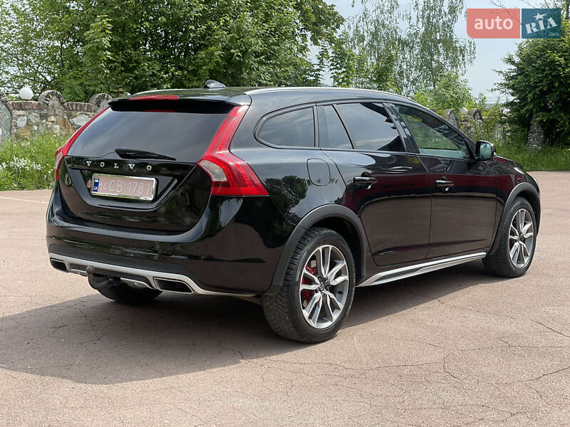 Седан Volvo S60 Cross Country 2017 в Івано-Франківську