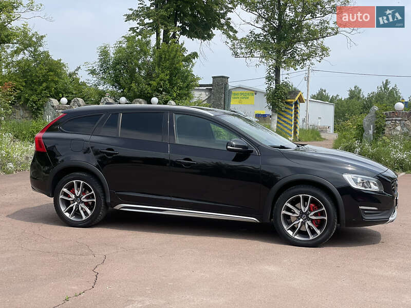 Седан Volvo S60 Cross Country 2017 в Івано-Франківську