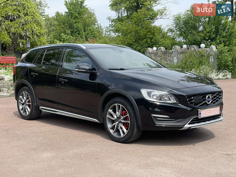 Седан Volvo S60 Cross Country 2017 в Івано-Франківську